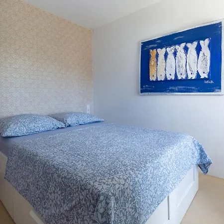 V042 - Ebre Apartment